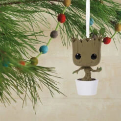 Marvel Guardians Of The Galaxy Groot Funko POP!® Hallmark Ornament -Hallmark Marvel Guardians of the Galaxy Groot Funko POP Christmas Ornament 3HCM1099 02